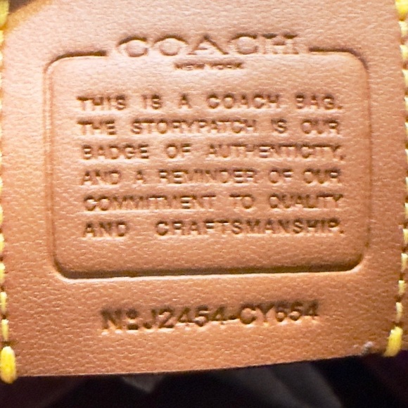 NWT,Coach Bow Charm & LOGO Teri Shoulder Bag
Crossbody, Gold Pin mount Logo❤️ - Picture 4 of 12